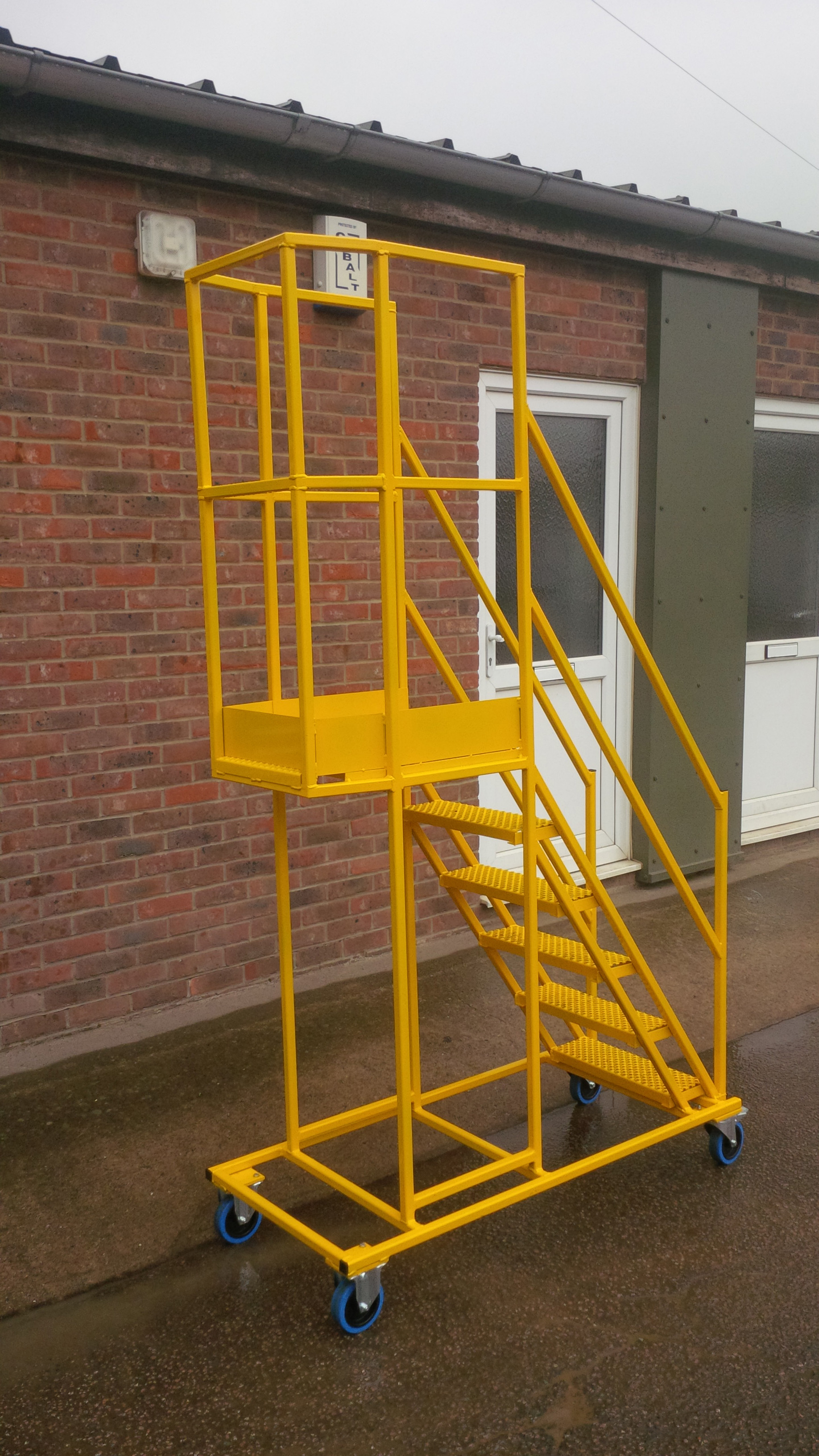 jumper_access_stand