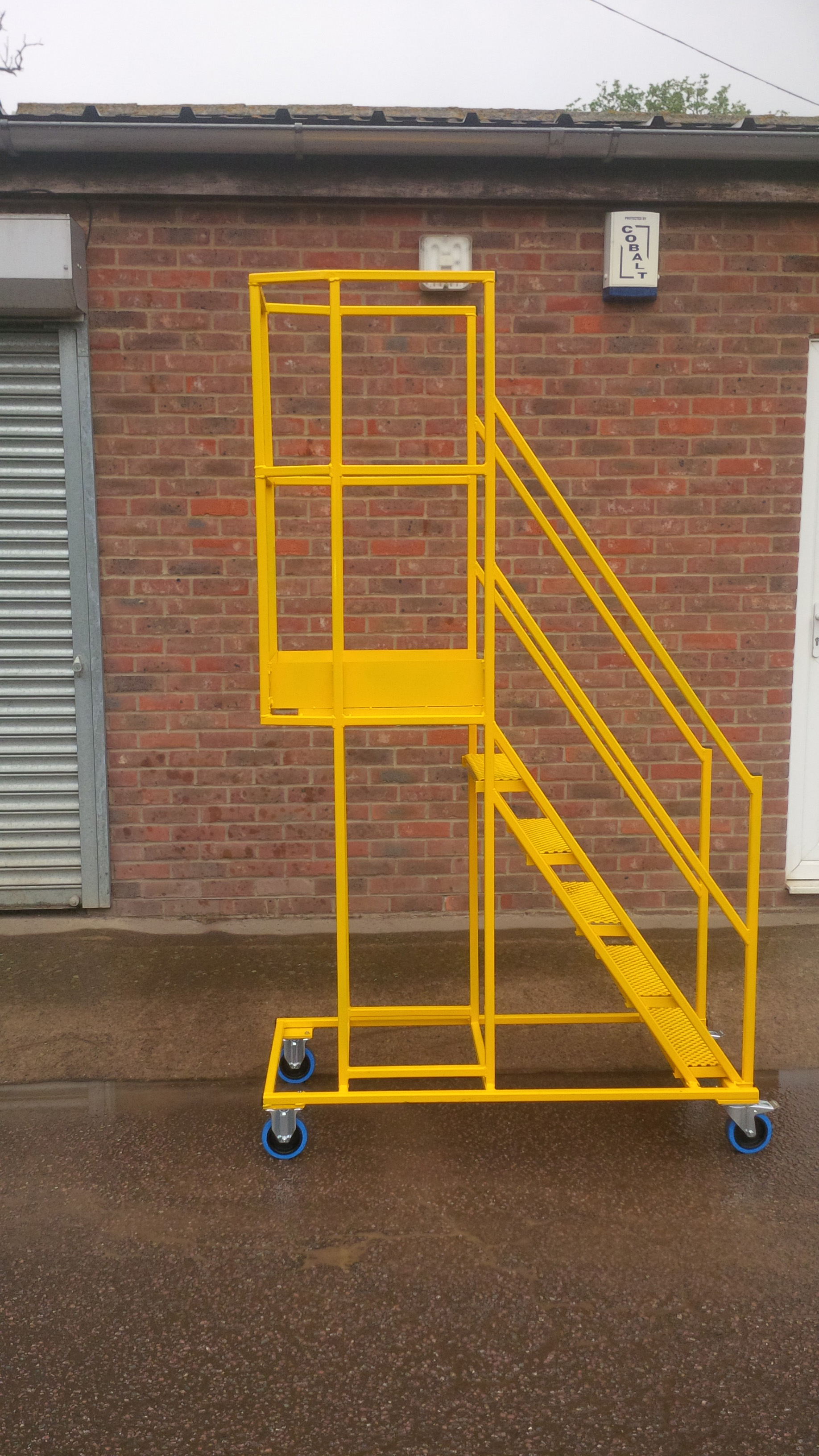 jumper_access_stand2